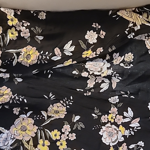 City Chic- (Plus-Size) Floral Lightweight Dress With Two Small Front Leg Slits - Picture 5 of 7